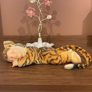 VINTAGE Anne Geddes Baby Tiger Sleeping 9" Doll
